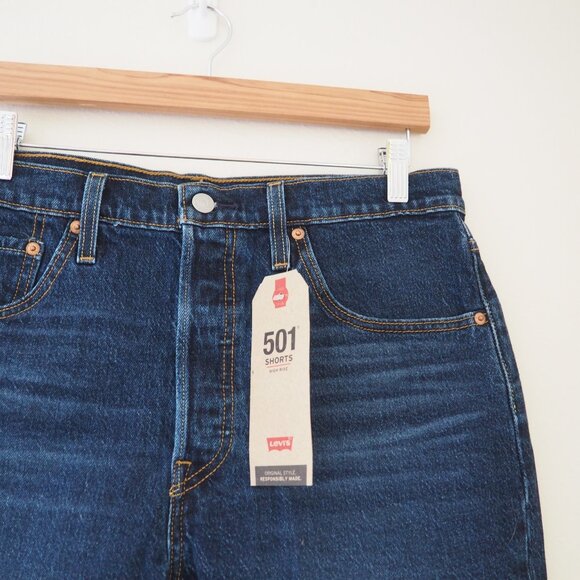 NWT Levi’s 501 Original Fit Buttonfly High Rise Dark Wash Cut Off Denim Shorts - Picture 5 of 7